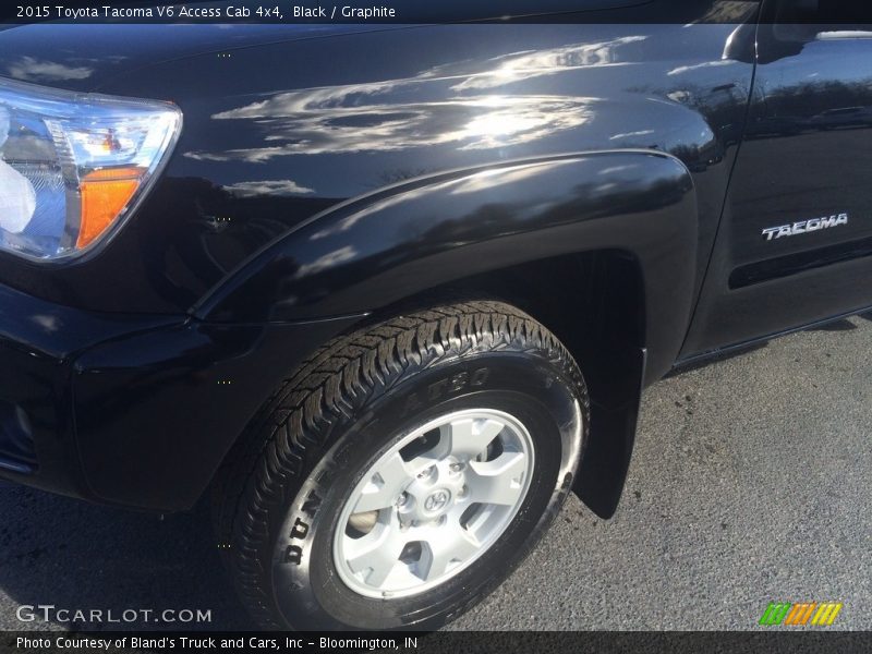 Black / Graphite 2015 Toyota Tacoma V6 Access Cab 4x4