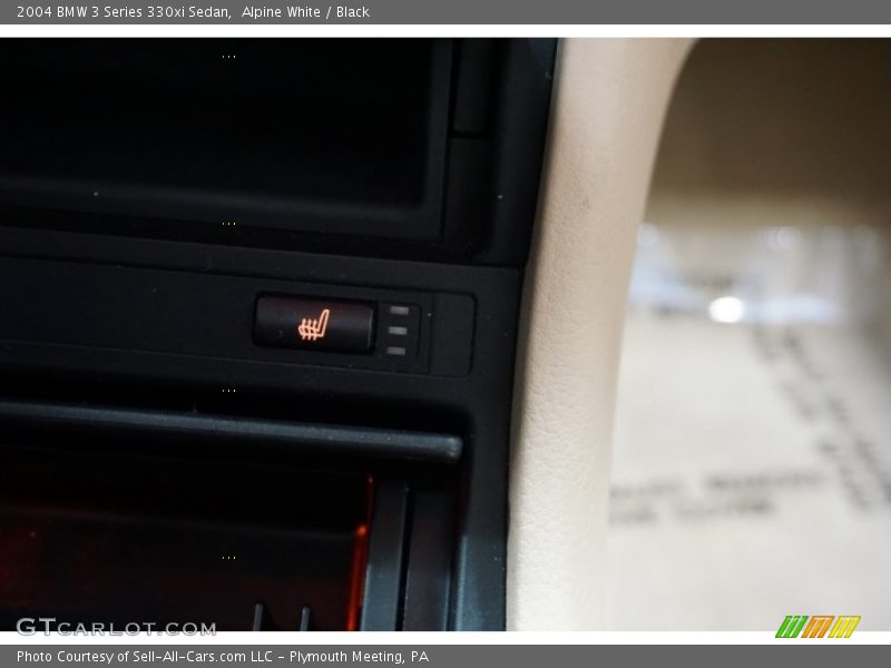 Alpine White / Black 2004 BMW 3 Series 330xi Sedan