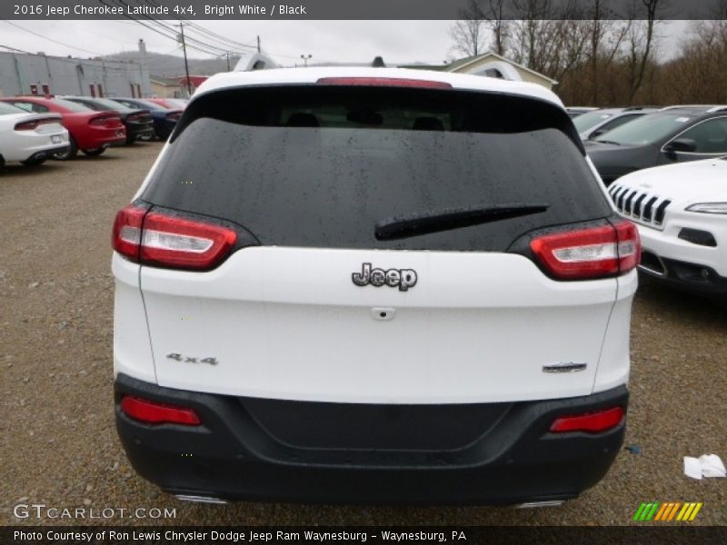 Bright White / Black 2016 Jeep Cherokee Latitude 4x4
