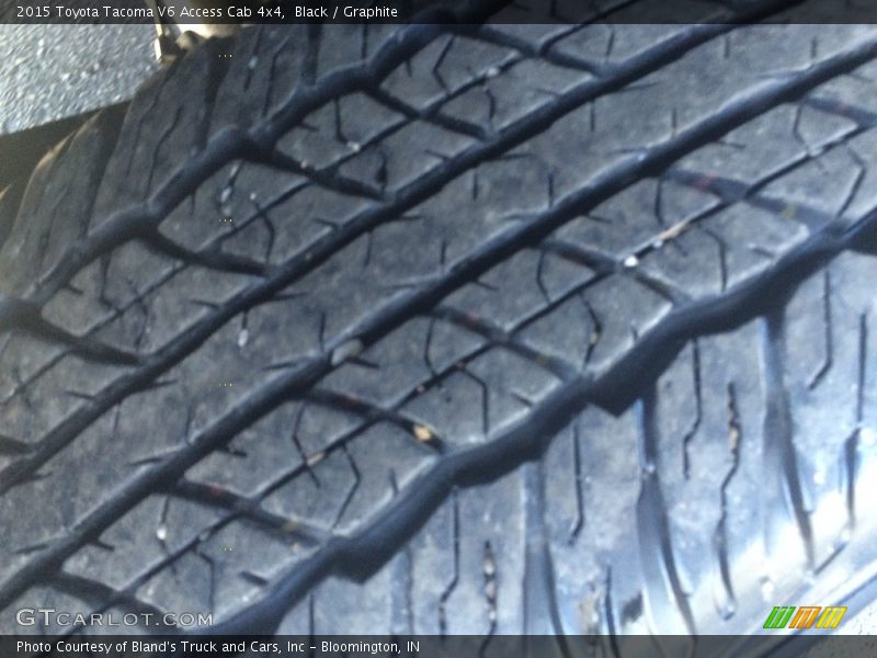 Black / Graphite 2015 Toyota Tacoma V6 Access Cab 4x4