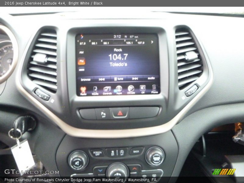 Bright White / Black 2016 Jeep Cherokee Latitude 4x4