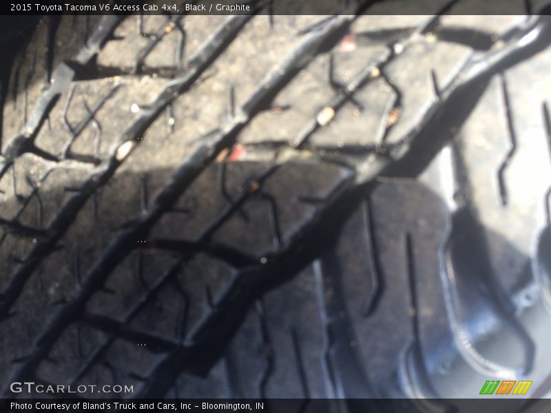 Black / Graphite 2015 Toyota Tacoma V6 Access Cab 4x4