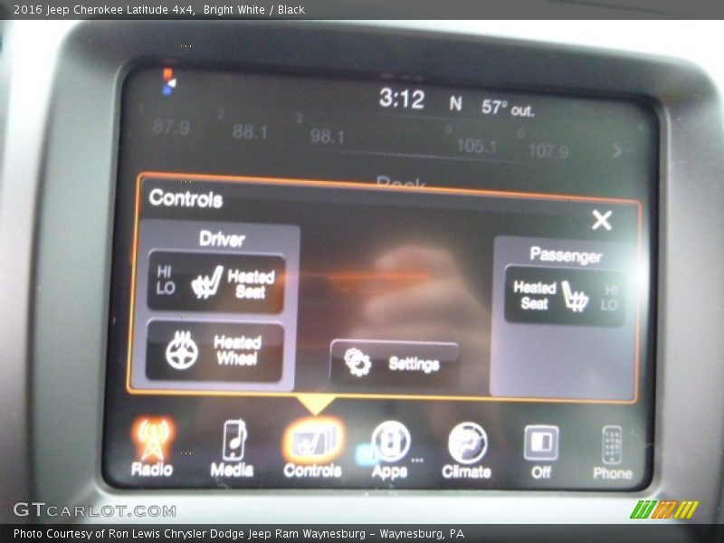 Bright White / Black 2016 Jeep Cherokee Latitude 4x4