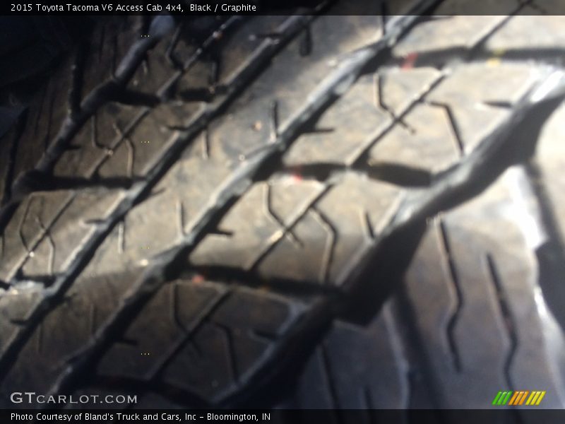 Black / Graphite 2015 Toyota Tacoma V6 Access Cab 4x4