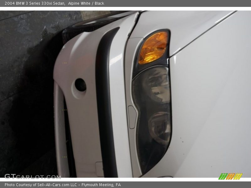 Alpine White / Black 2004 BMW 3 Series 330xi Sedan