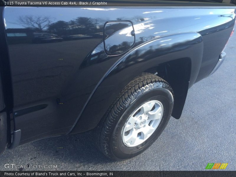 Black / Graphite 2015 Toyota Tacoma V6 Access Cab 4x4