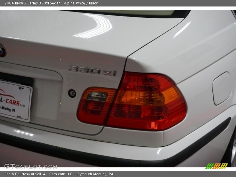 Alpine White / Black 2004 BMW 3 Series 330xi Sedan