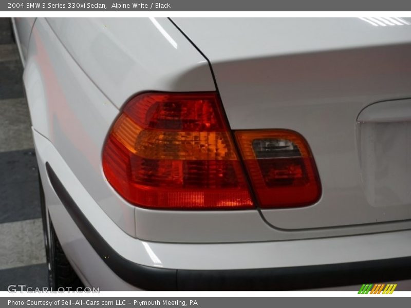 Alpine White / Black 2004 BMW 3 Series 330xi Sedan