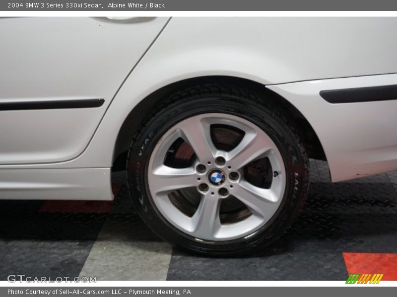 Alpine White / Black 2004 BMW 3 Series 330xi Sedan