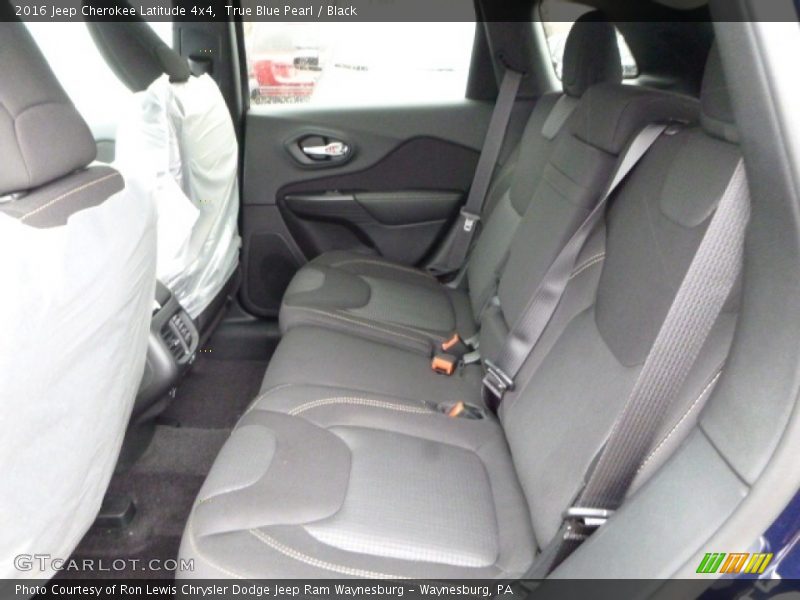 True Blue Pearl / Black 2016 Jeep Cherokee Latitude 4x4