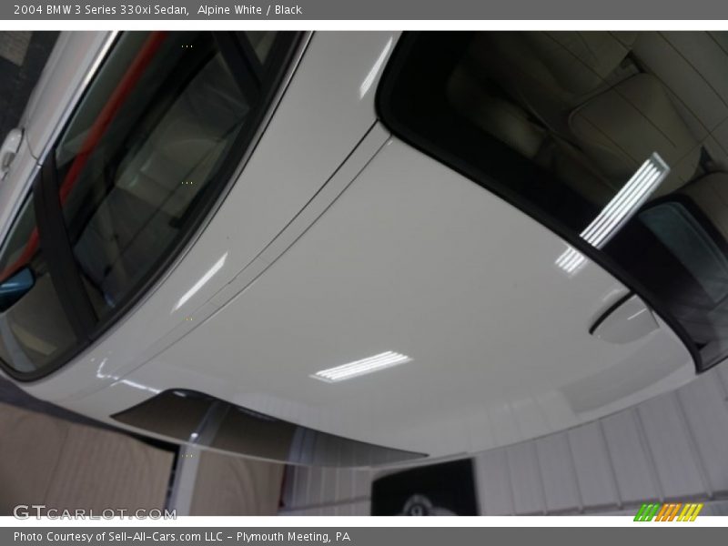 Alpine White / Black 2004 BMW 3 Series 330xi Sedan