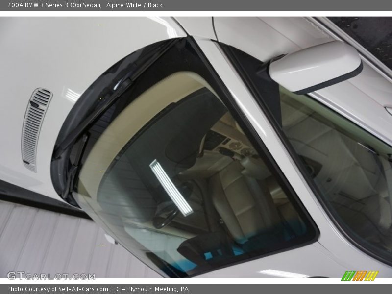 Alpine White / Black 2004 BMW 3 Series 330xi Sedan