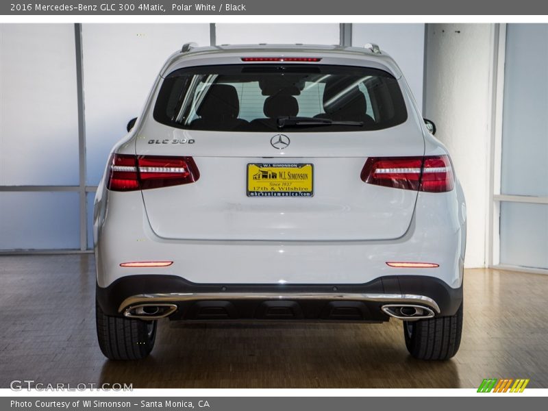 Polar White / Black 2016 Mercedes-Benz GLC 300 4Matic