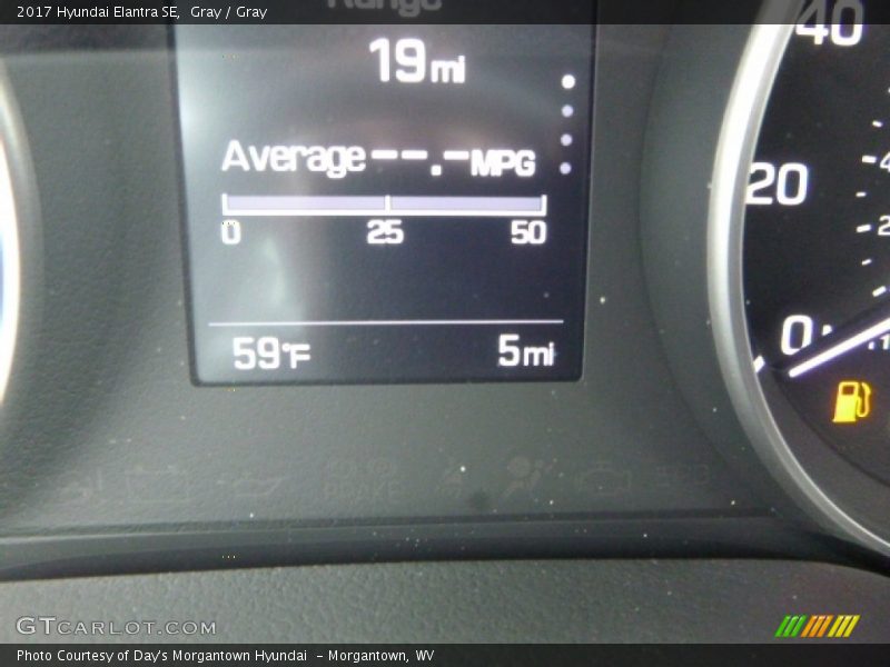 Gray / Gray 2017 Hyundai Elantra SE