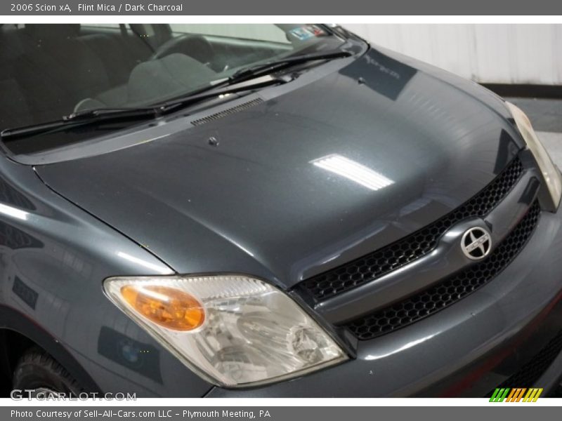 Flint Mica / Dark Charcoal 2006 Scion xA
