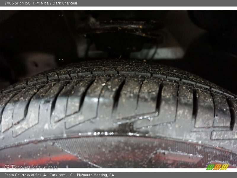 Flint Mica / Dark Charcoal 2006 Scion xA