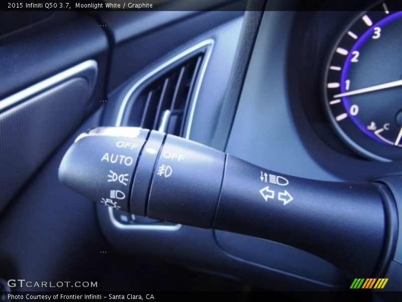 Moonlight White / Graphite 2015 Infiniti Q50 3.7