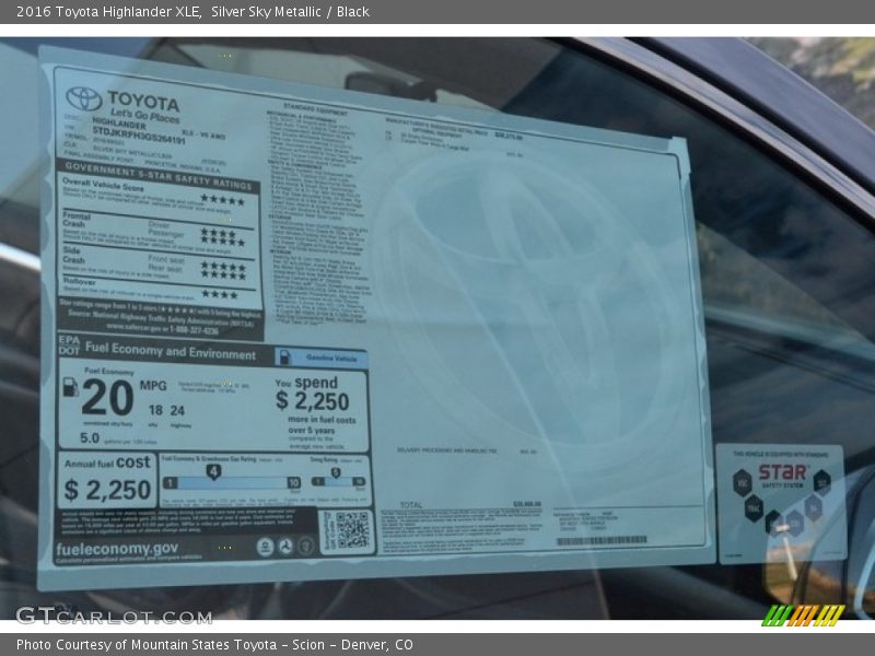 Silver Sky Metallic / Black 2016 Toyota Highlander XLE