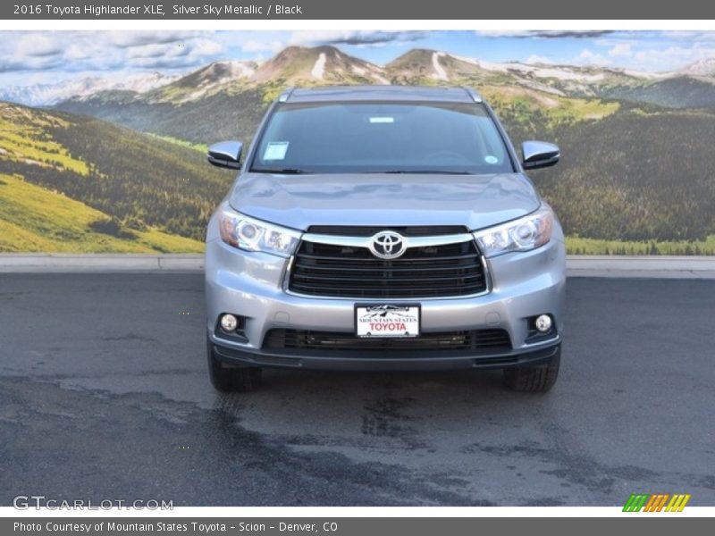 Silver Sky Metallic / Black 2016 Toyota Highlander XLE