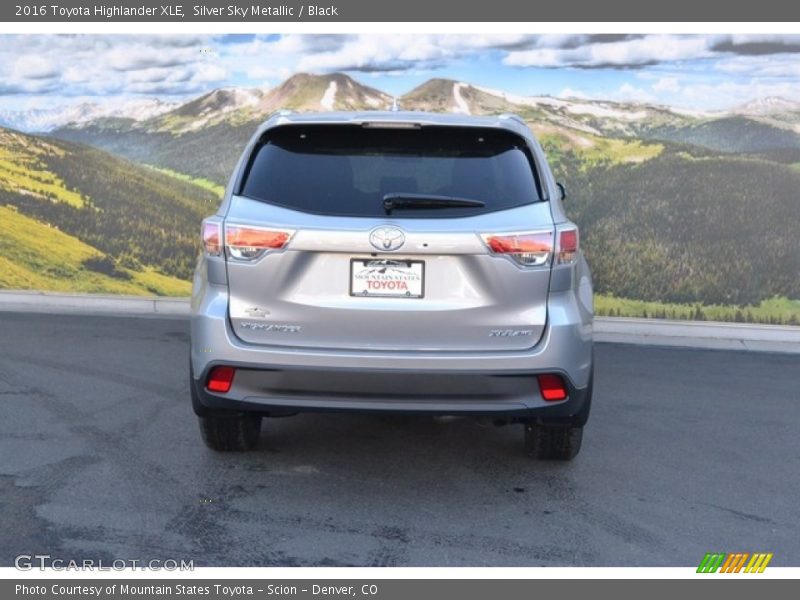 Silver Sky Metallic / Black 2016 Toyota Highlander XLE