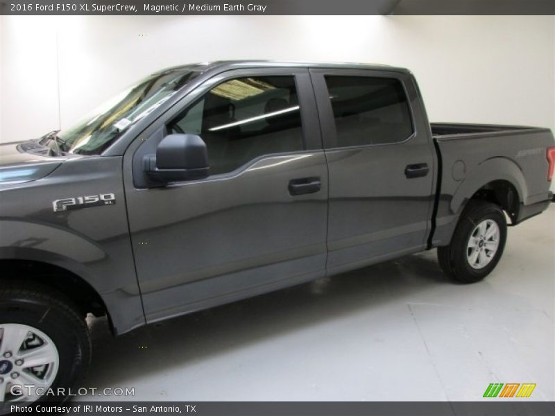 Magnetic / Medium Earth Gray 2016 Ford F150 XL SuperCrew