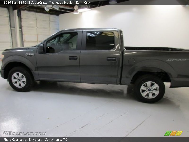 Magnetic / Medium Earth Gray 2016 Ford F150 XL SuperCrew