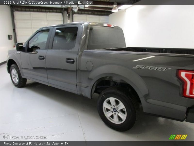 Magnetic / Medium Earth Gray 2016 Ford F150 XL SuperCrew