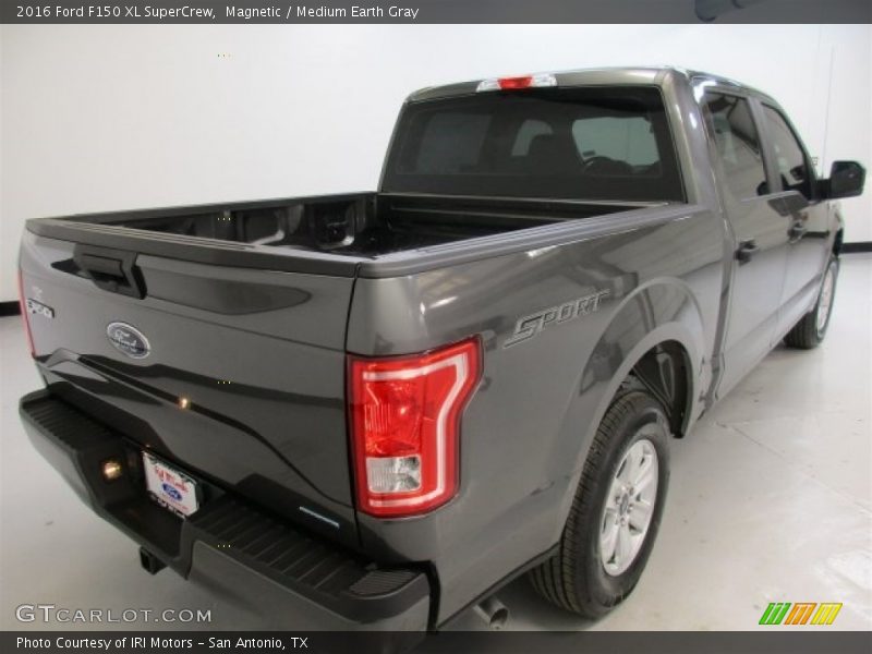 Magnetic / Medium Earth Gray 2016 Ford F150 XL SuperCrew