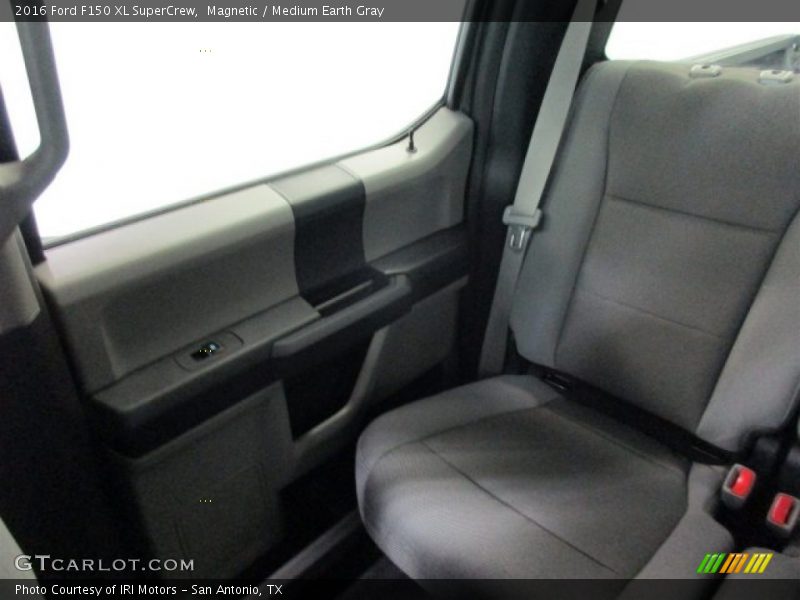 Magnetic / Medium Earth Gray 2016 Ford F150 XL SuperCrew