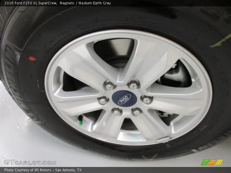 Magnetic / Medium Earth Gray 2016 Ford F150 XL SuperCrew