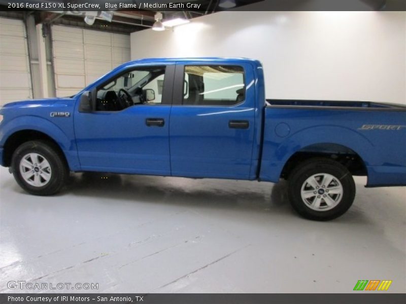Blue Flame / Medium Earth Gray 2016 Ford F150 XL SuperCrew