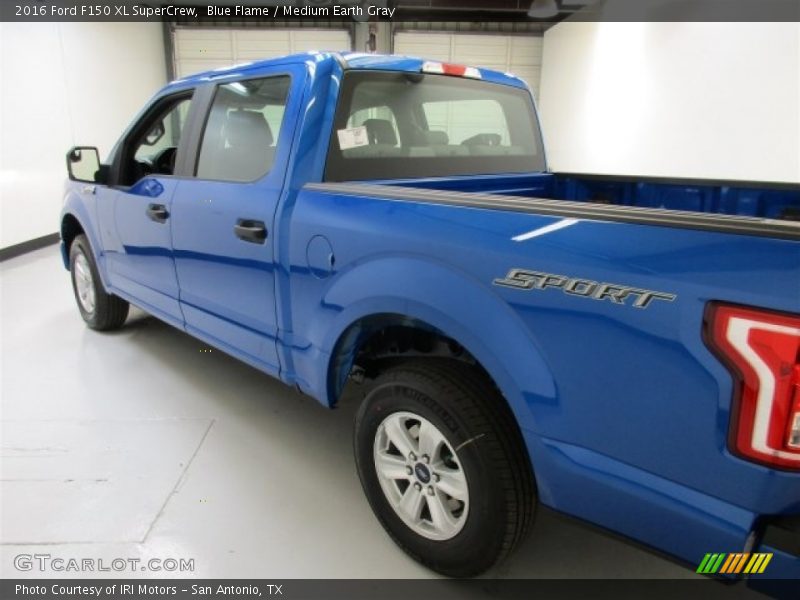 Blue Flame / Medium Earth Gray 2016 Ford F150 XL SuperCrew