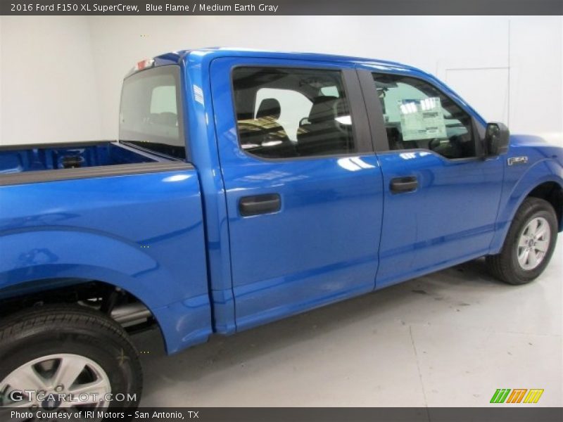 Blue Flame / Medium Earth Gray 2016 Ford F150 XL SuperCrew