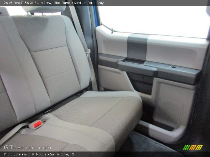 Blue Flame / Medium Earth Gray 2016 Ford F150 XL SuperCrew