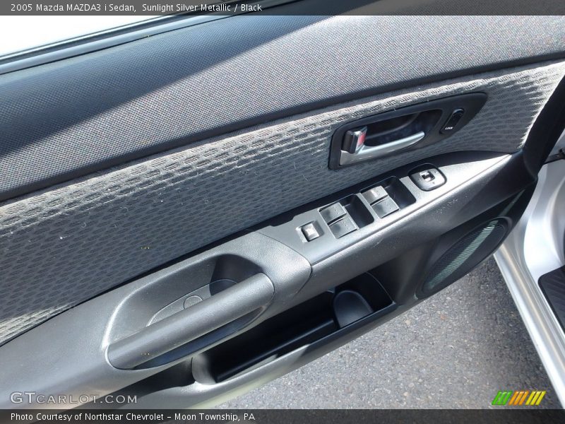 Sunlight Silver Metallic / Black 2005 Mazda MAZDA3 i Sedan