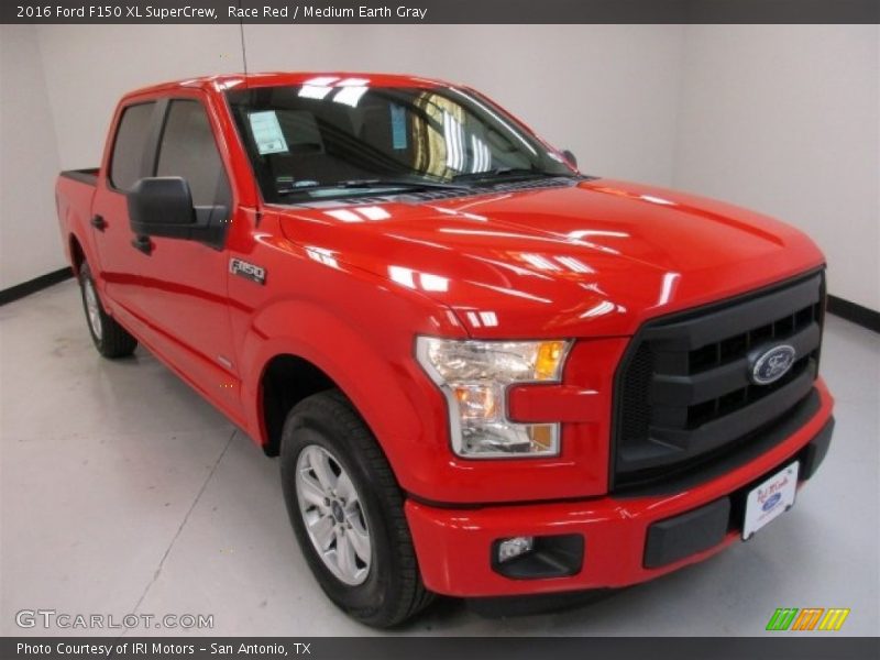 Race Red / Medium Earth Gray 2016 Ford F150 XL SuperCrew