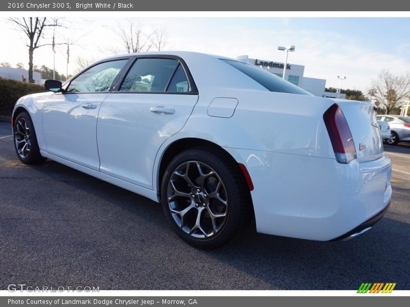 Bright White / Black 2016 Chrysler 300 S