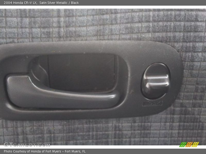 Satin Silver Metallic / Black 2004 Honda CR-V LX