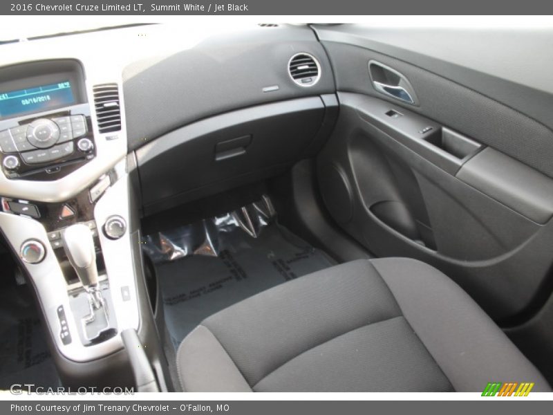 Summit White / Jet Black 2016 Chevrolet Cruze Limited LT