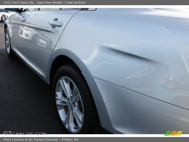 Ingot Silver Metallic / Charcoal Black 2013 Ford Taurus SEL