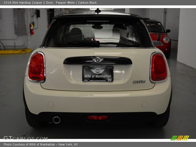 Pepper White / Carbon Black 2016 Mini Hardtop Cooper 2 Door