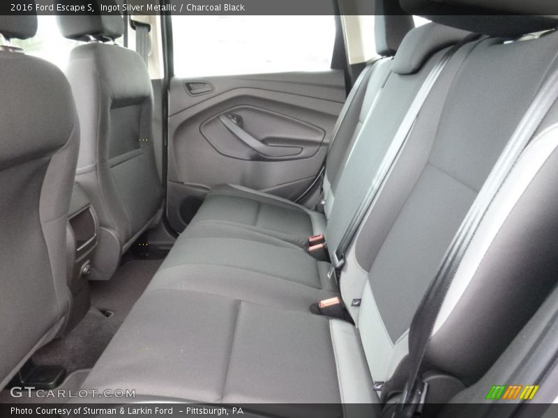 Ingot Silver Metallic / Charcoal Black 2016 Ford Escape S