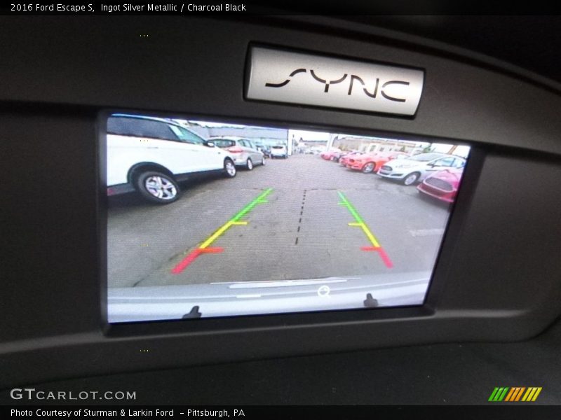 Ingot Silver Metallic / Charcoal Black 2016 Ford Escape S