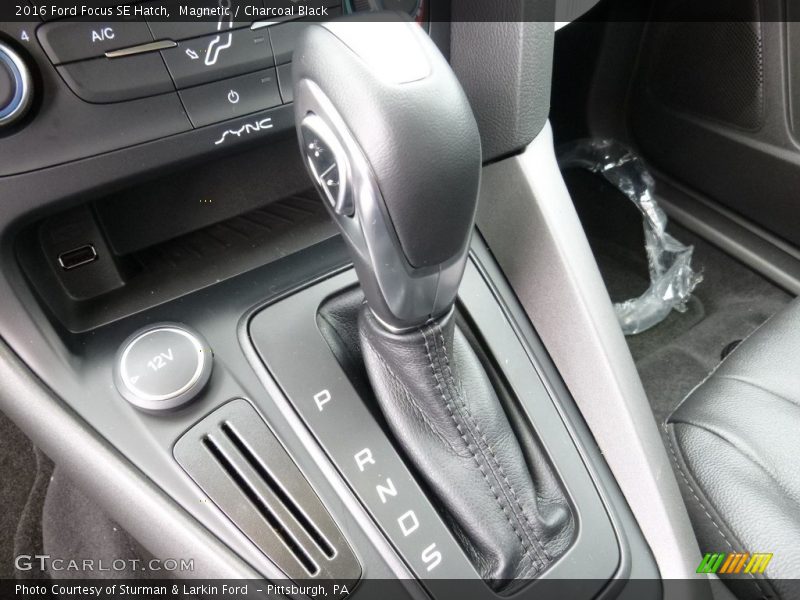 Magnetic / Charcoal Black 2016 Ford Focus SE Hatch