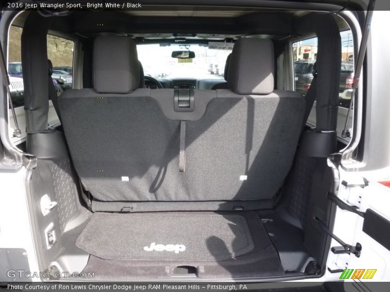 Bright White / Black 2016 Jeep Wrangler Sport