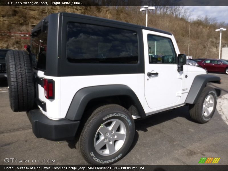 Bright White / Black 2016 Jeep Wrangler Sport
