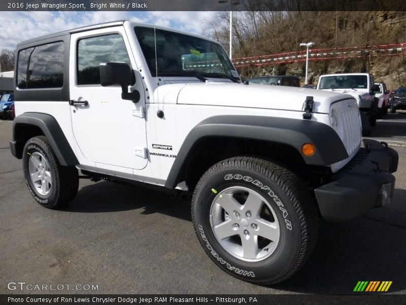 Bright White / Black 2016 Jeep Wrangler Sport