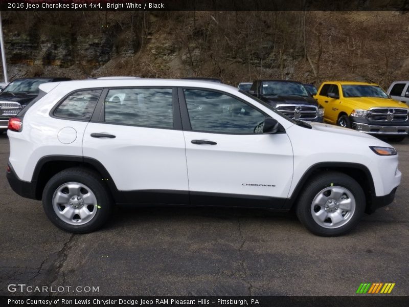 Bright White / Black 2016 Jeep Cherokee Sport 4x4