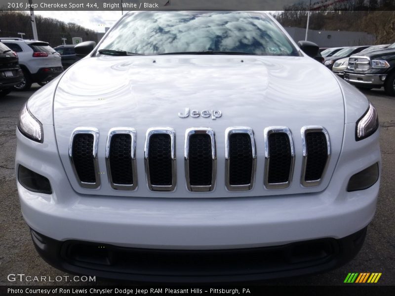 Bright White / Black 2016 Jeep Cherokee Sport 4x4