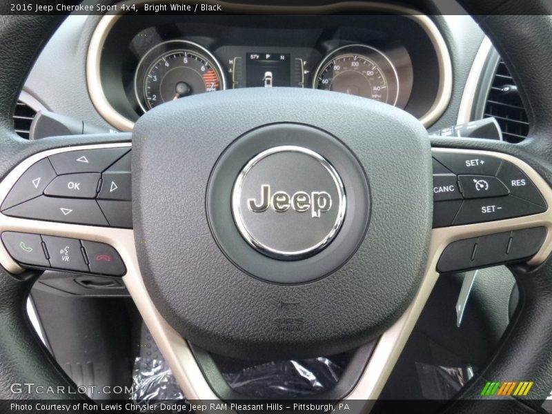 Bright White / Black 2016 Jeep Cherokee Sport 4x4